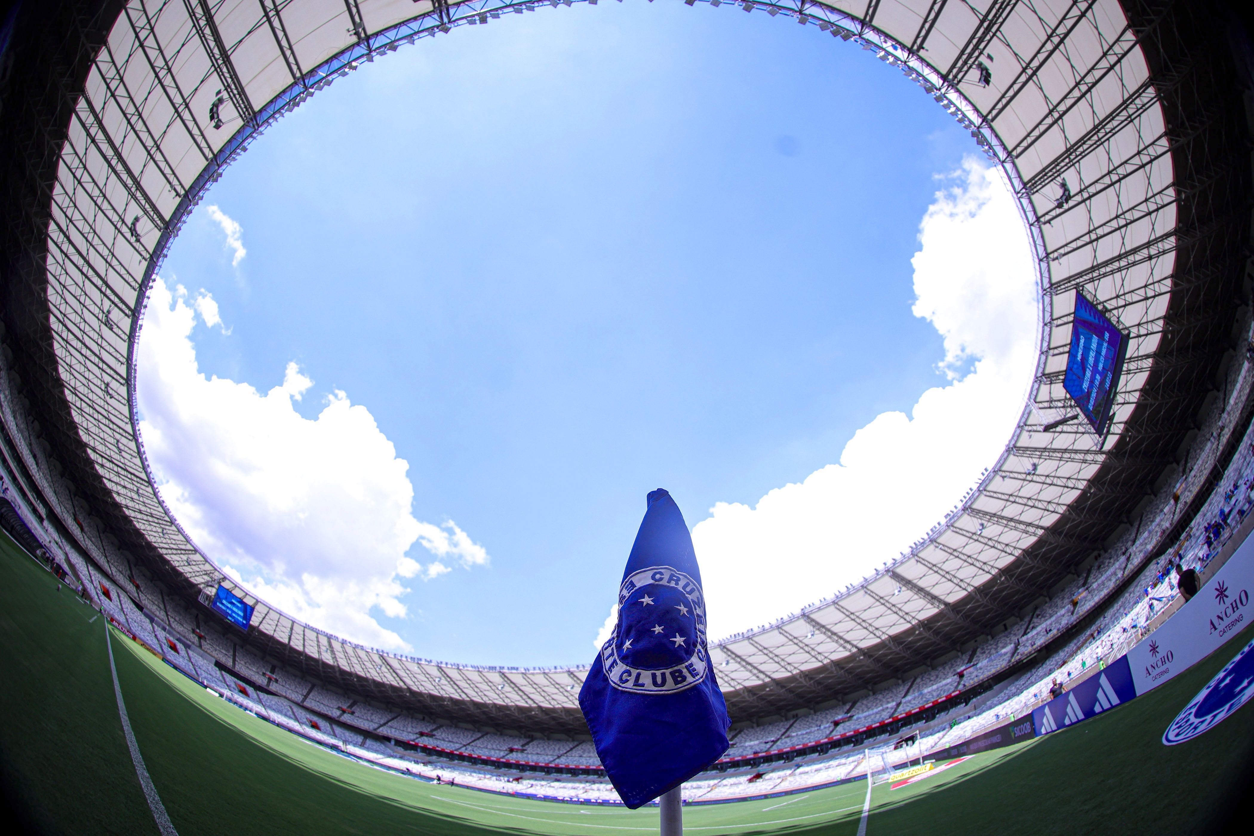 Produtora tira show do Mineirão por jogo do Cruzeiro: 'Vamos deixar os donos jogarem'