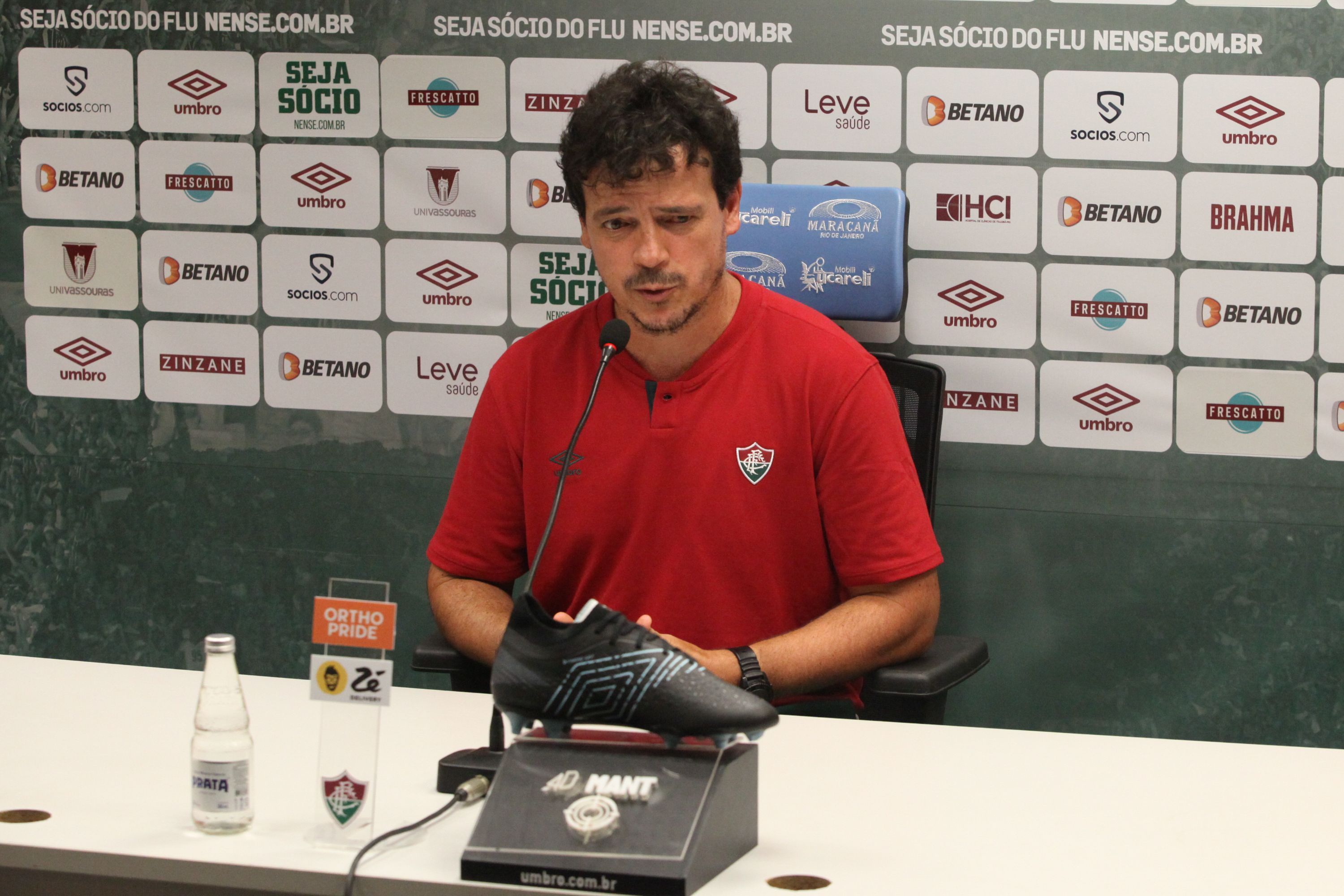 Fernando Diniz explica mudanças no Fluminense: 'Jogadores relataram cansaço'