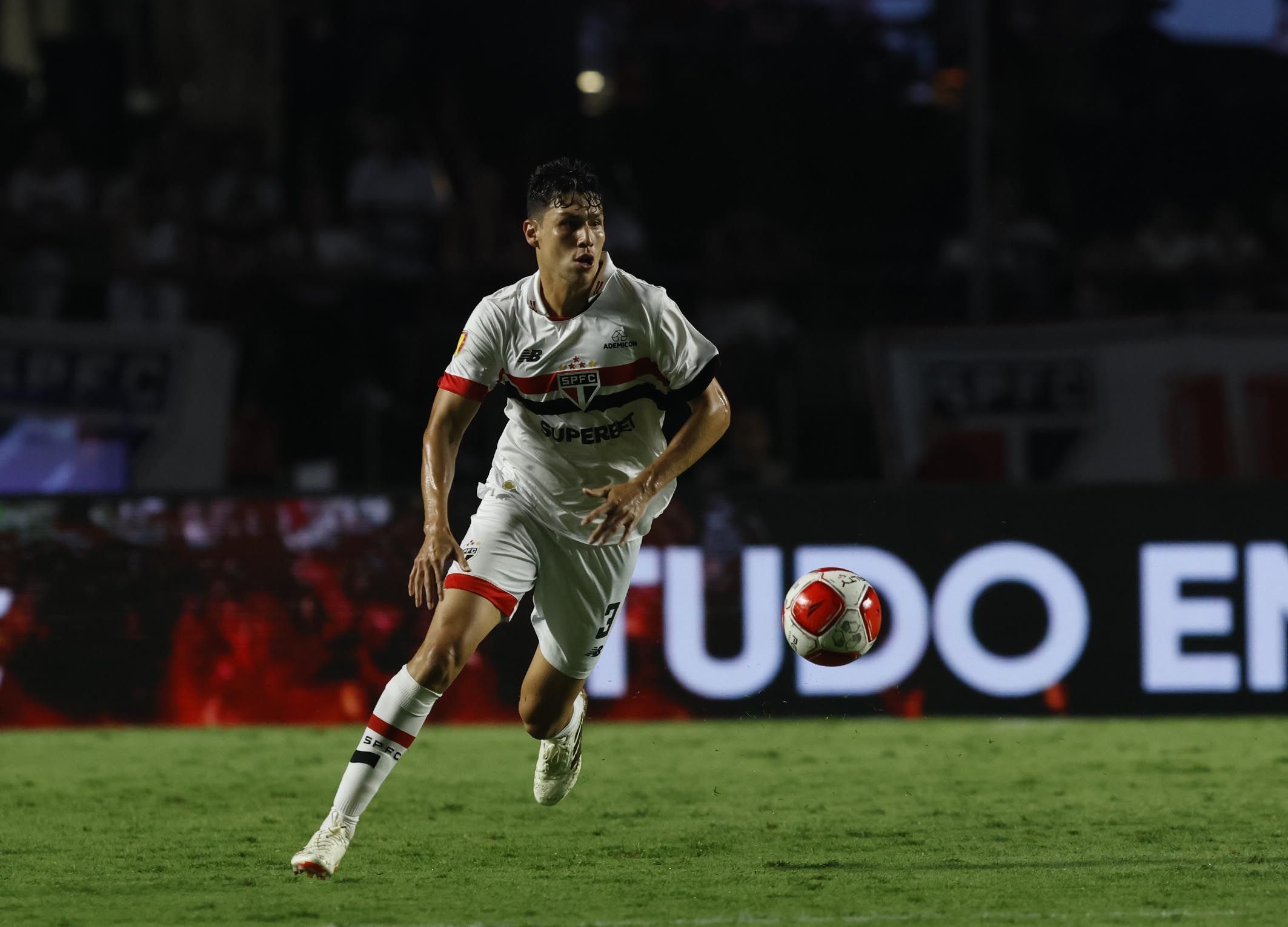 Zagueiro do São Paulo é convocado pela Venezuela para amistosos