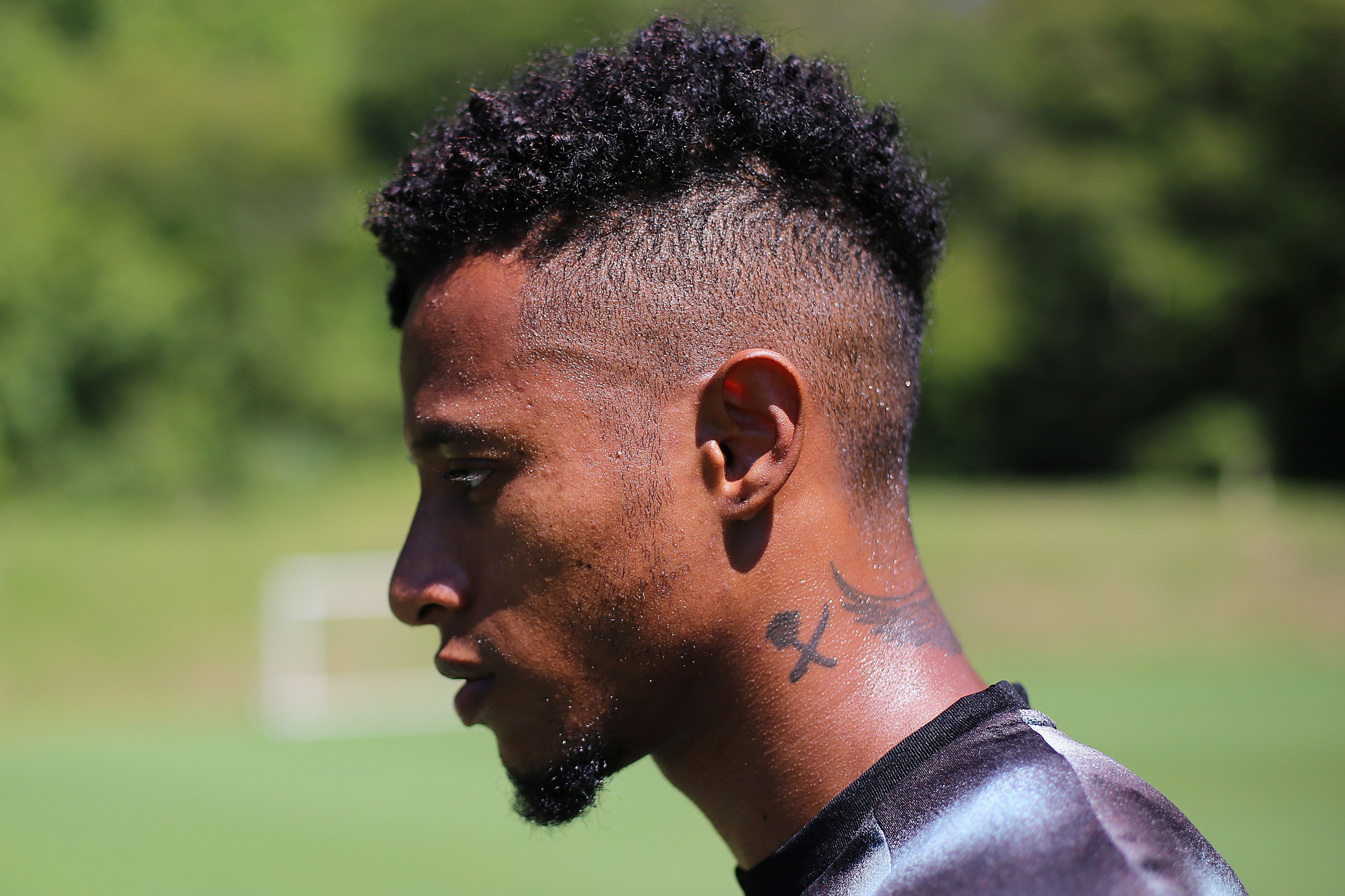 Tchê Tchê destaca 'felicidade' do Botafogo e projeta duelo com o Bragantino
