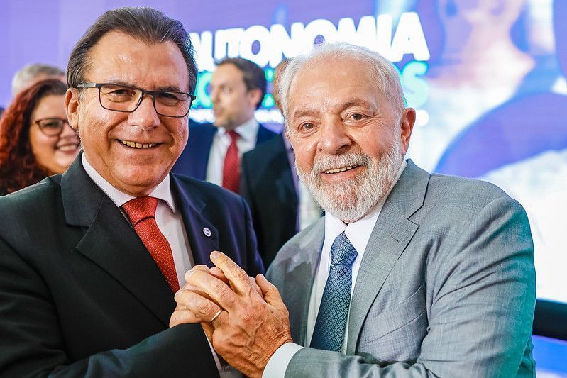 Governo discute a criação de uma linha crédito para motoristas de aplicativos, anuncia Lula