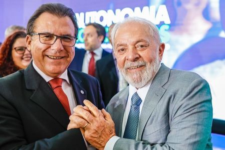 Ministro chama modelo de negócio de iFood e Mercado livre de “altamente explorador“ | CNN Brasil