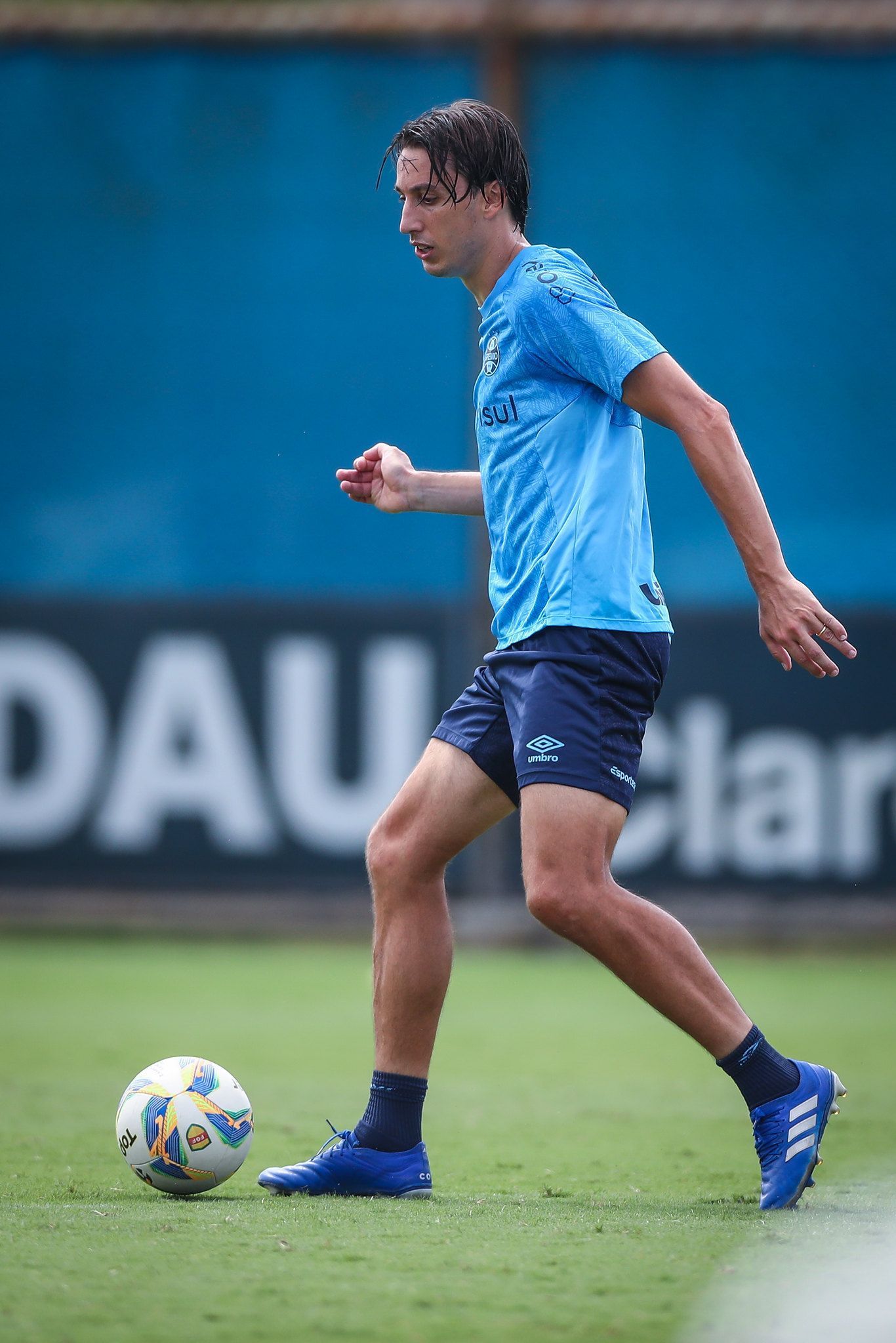 Goleiro segue como baixa no Grêmio para enfrentar o Caxias; veja lista de relacionados