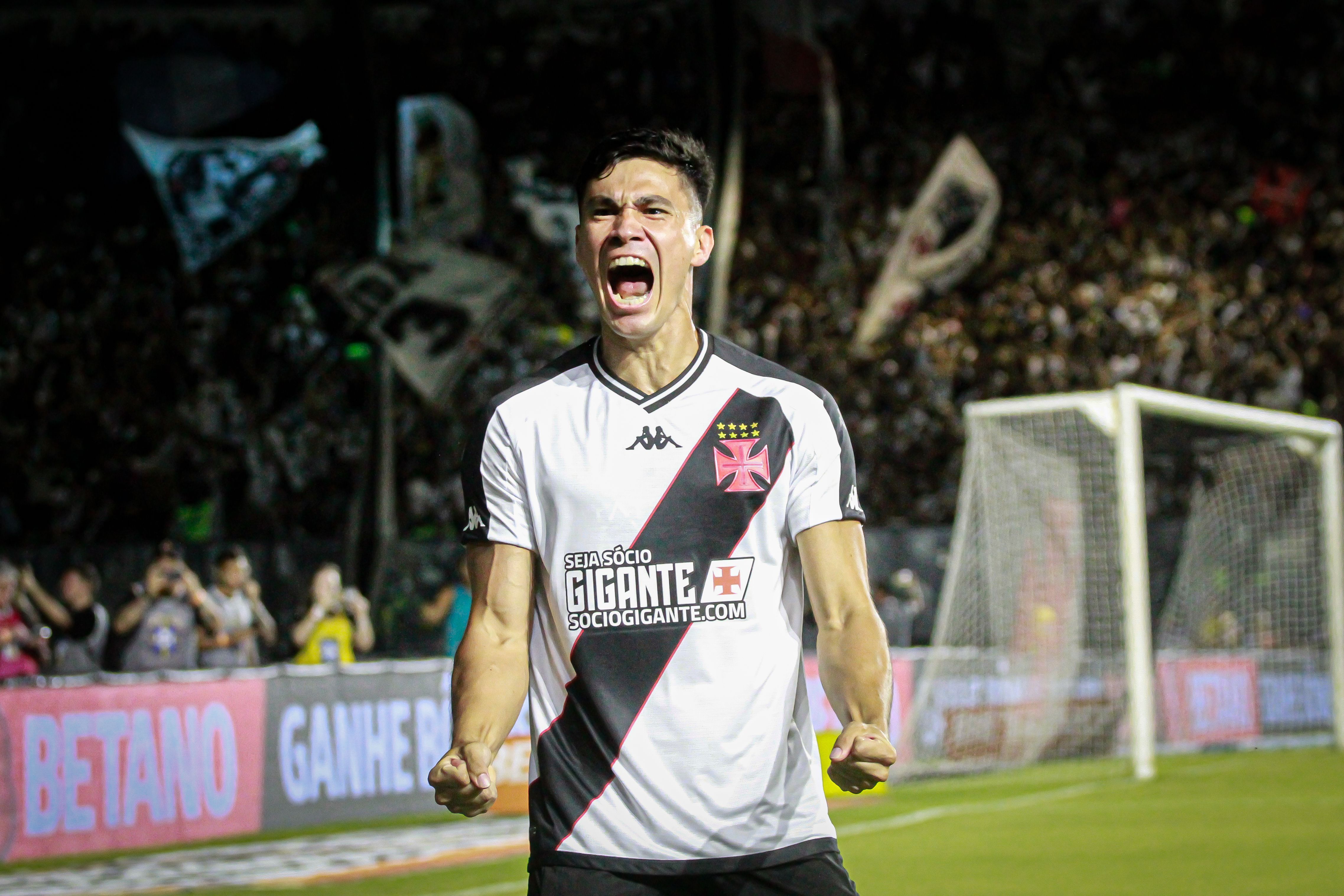 Pablo Galdames, do Vasco, ganha ‘mini-férias’ no período sem jogos