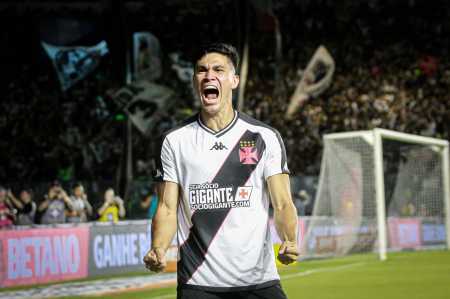 Pablo Galdames é titular do Vasco desde sua chegada