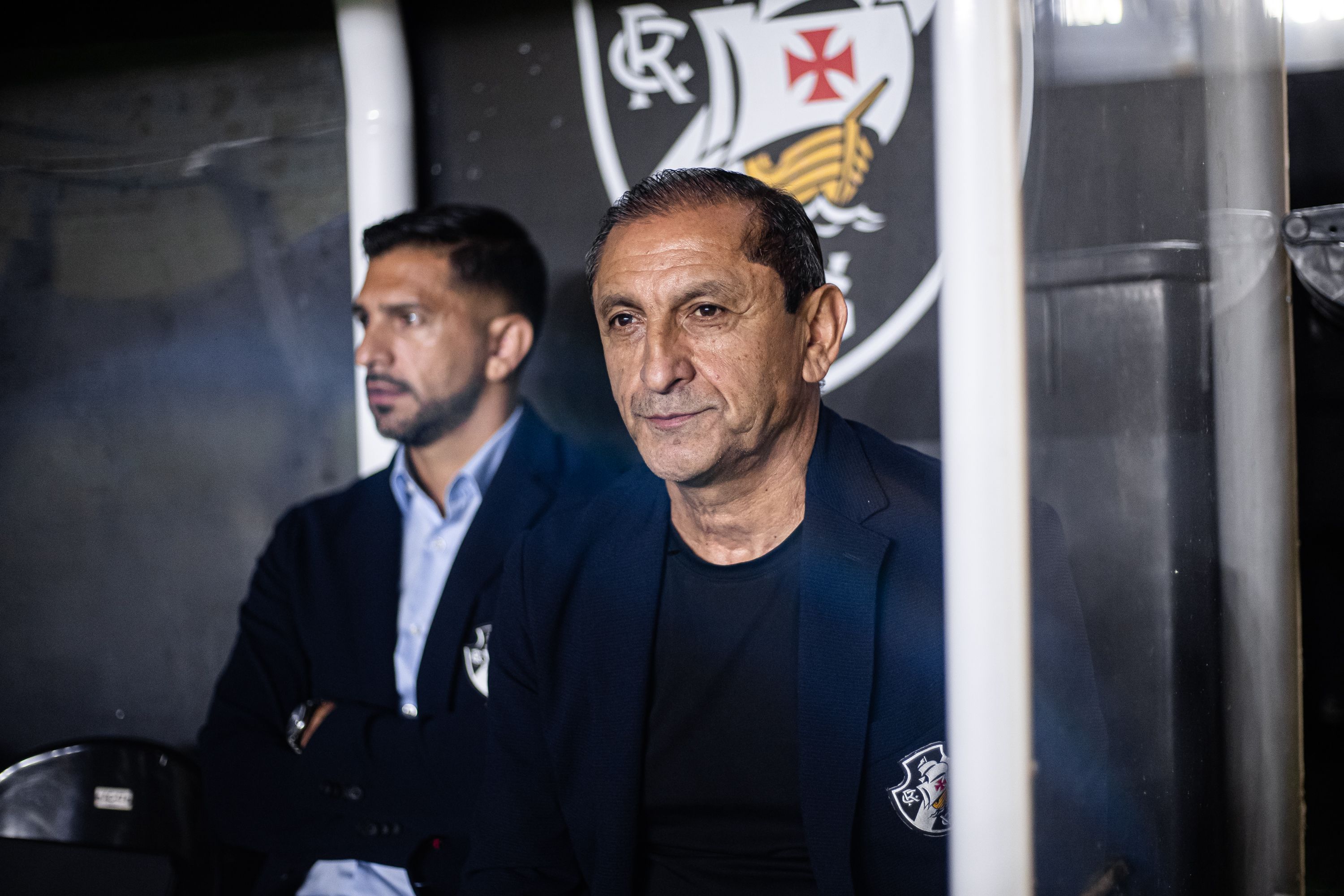 Apesar de classificação do Vasco, Emiliano critica atuação: ‘Não gostei’