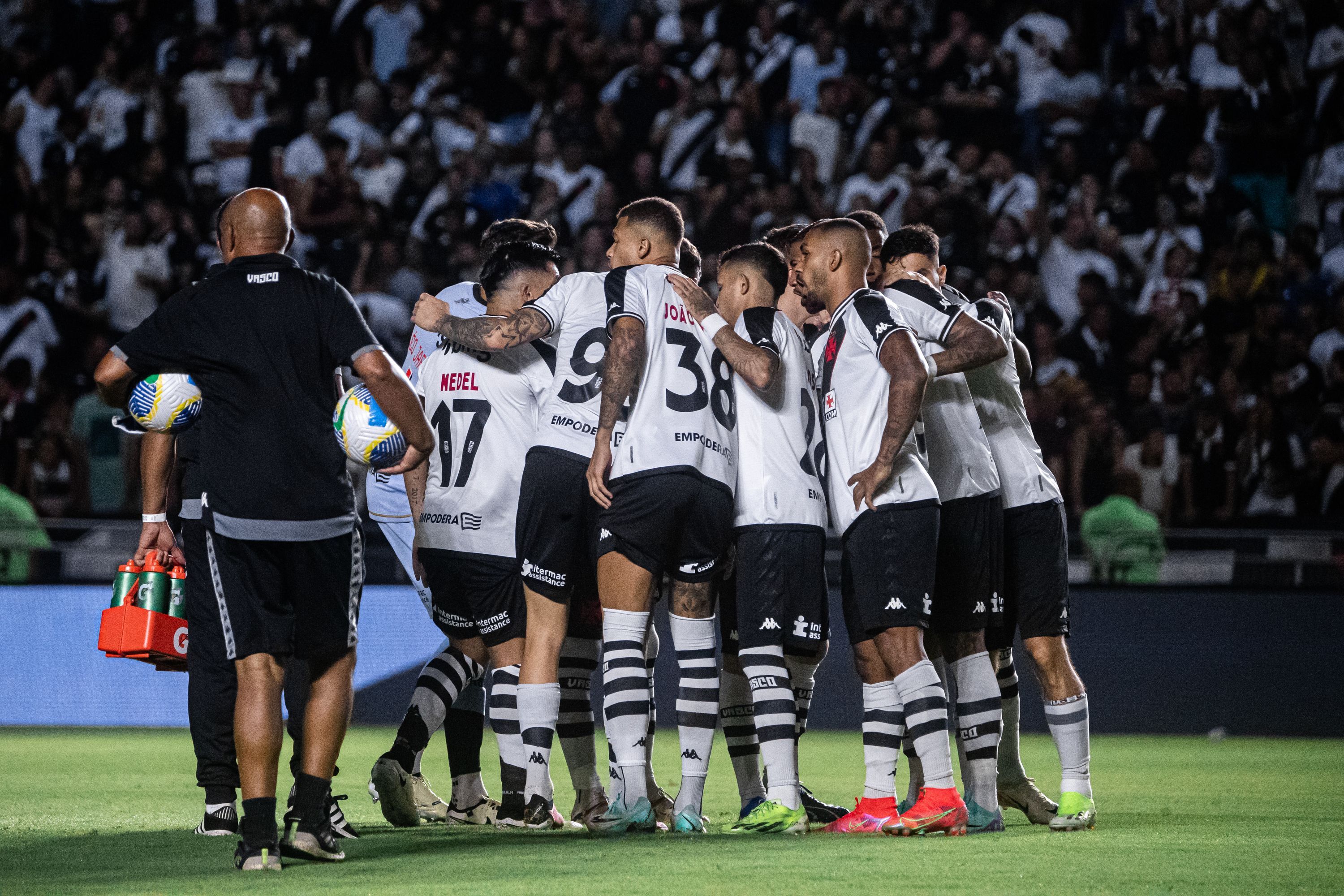 Contratações do Vasco: quem fica, quem chega e quem sai para 2024