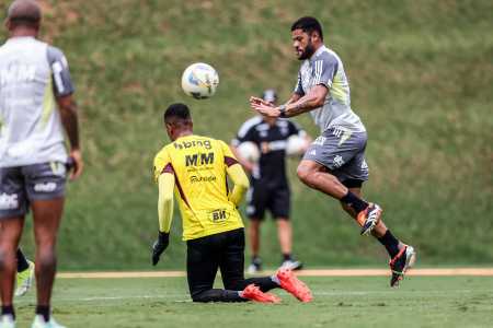 Hulk treina no Atlético, em Belo Horizonte.