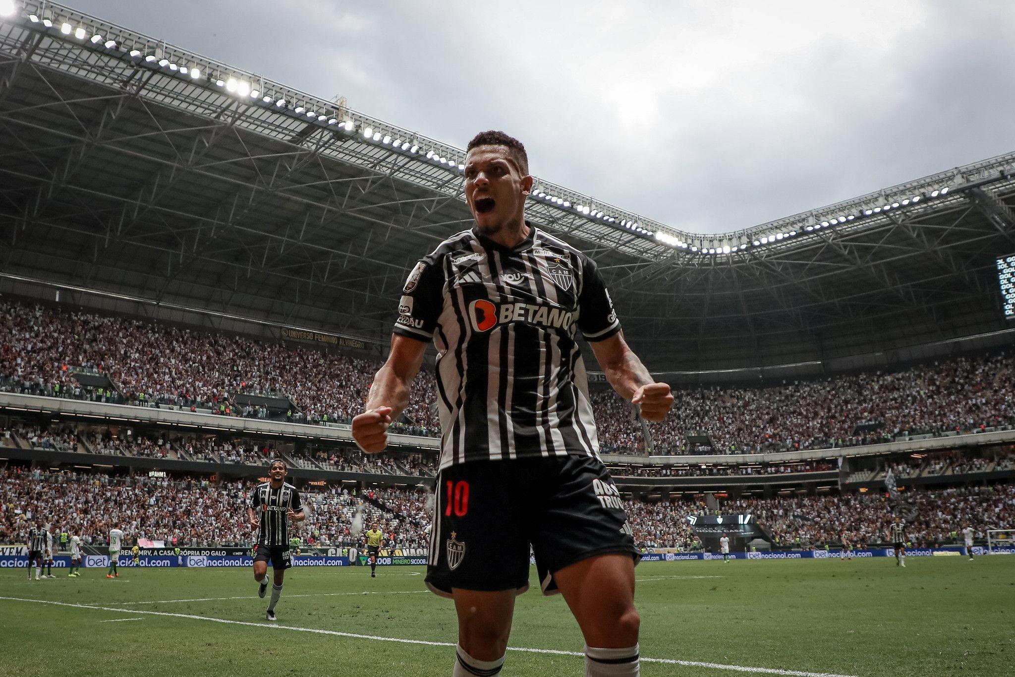 Paulinho comenta nova marca de artilharia no Atlético e aponta objetivos em 2024