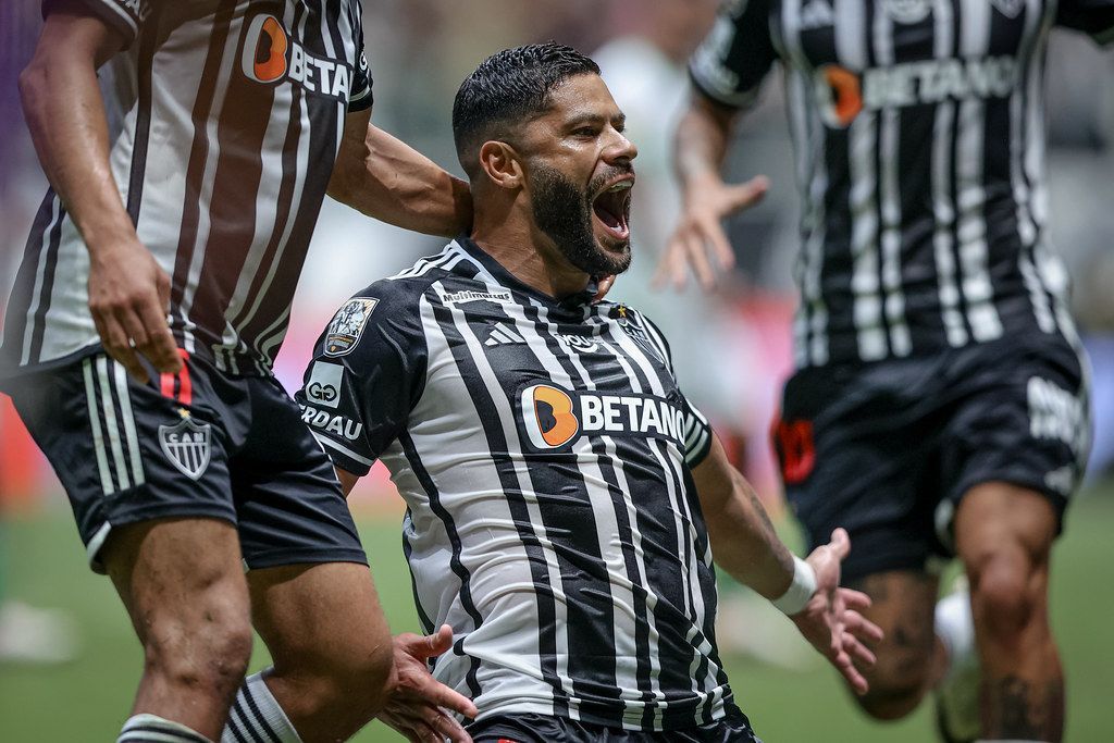 Hulk marca no clássico e chega a 100 gols com a camisa do Atlético; veja raio-x
