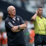 Atlético oficializa saída de Felipão