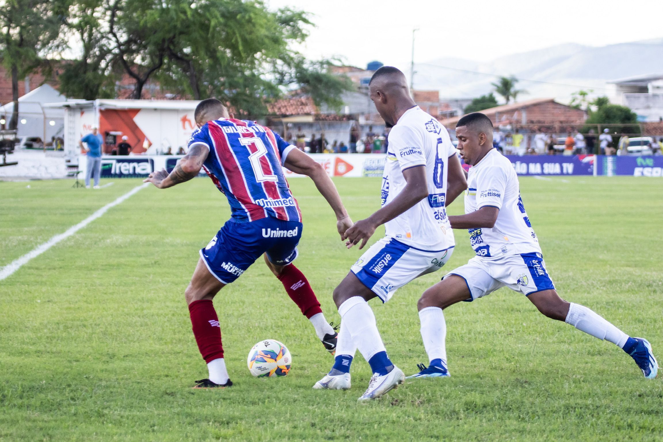 Bahia poupa jogadores e vence o Jequié pela semifinal do Estadual com gol no fim
