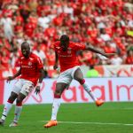 Zagueiro sente dores e deve desfalcar o Inter na Copa do Brasil