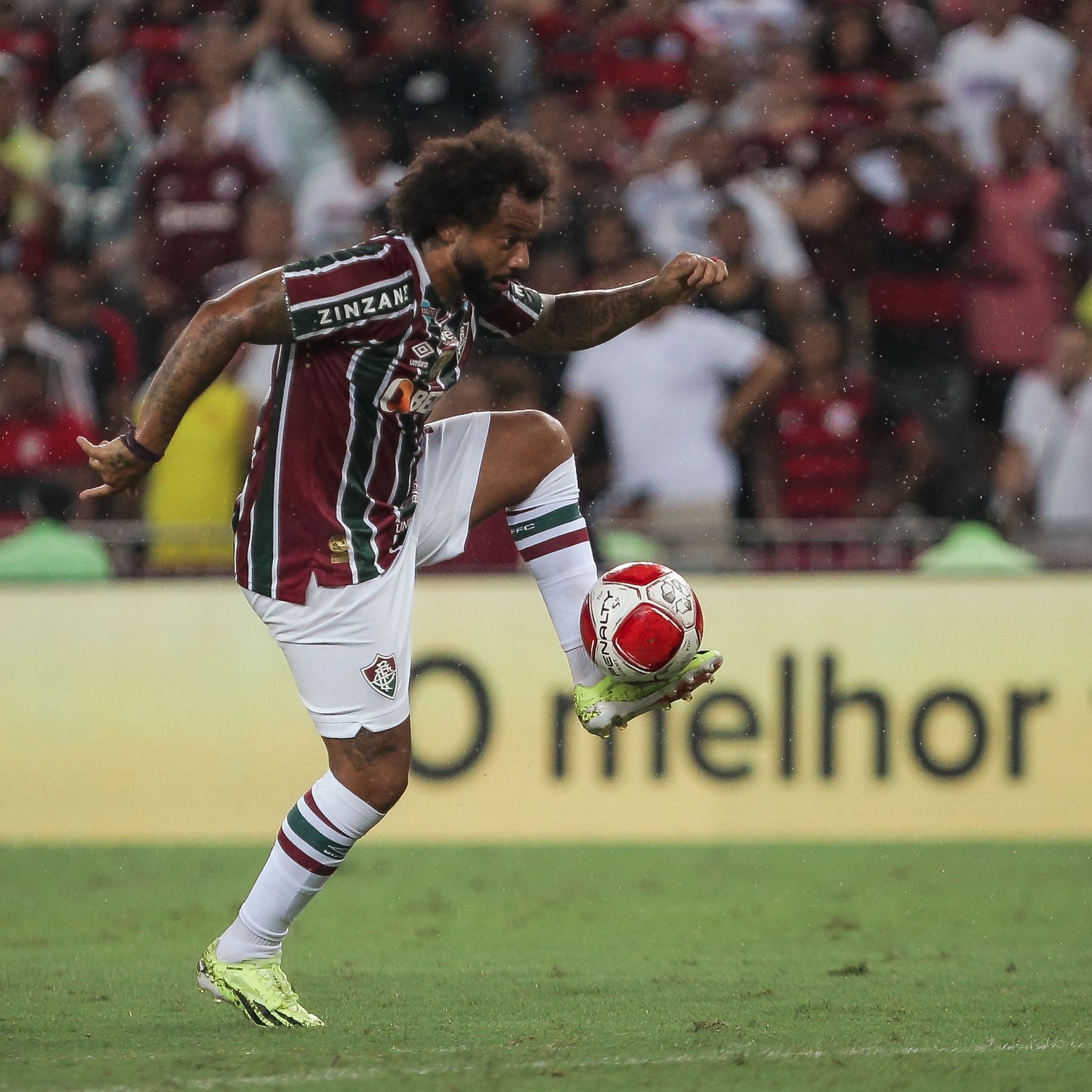 Marcelo se desculpa com torcedor do Fluminense e mostra caminho para classificação