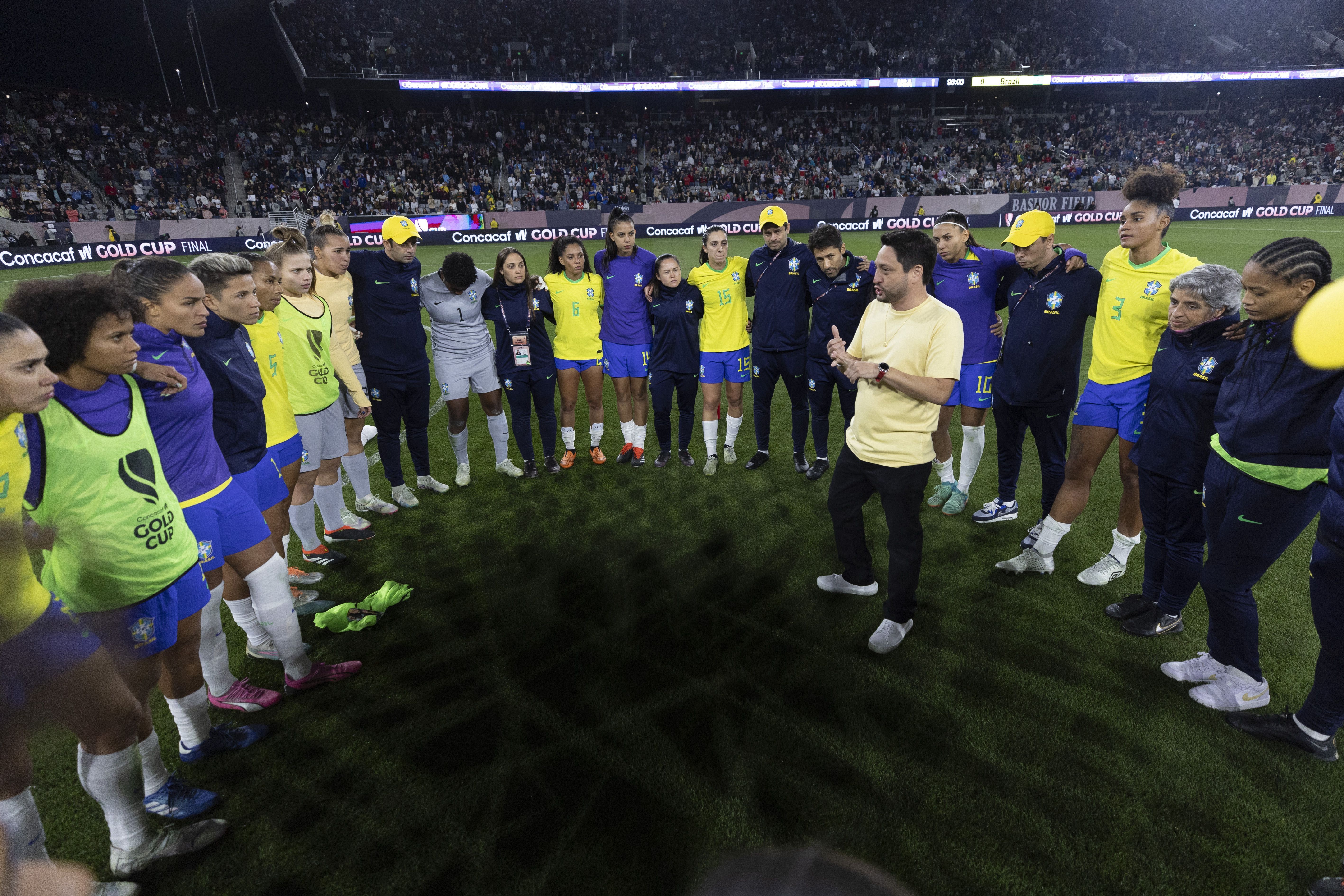 Arthur Elias avalia Seleção Brasileira após vice-campeonato na Copa Ouro Feminina