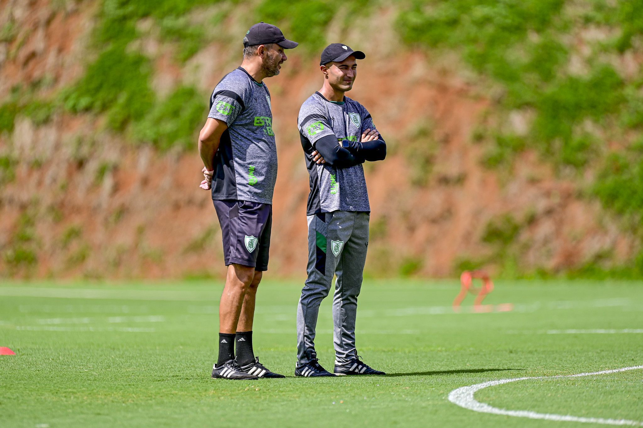 América pode ter dois reforços para clássico com Atlético