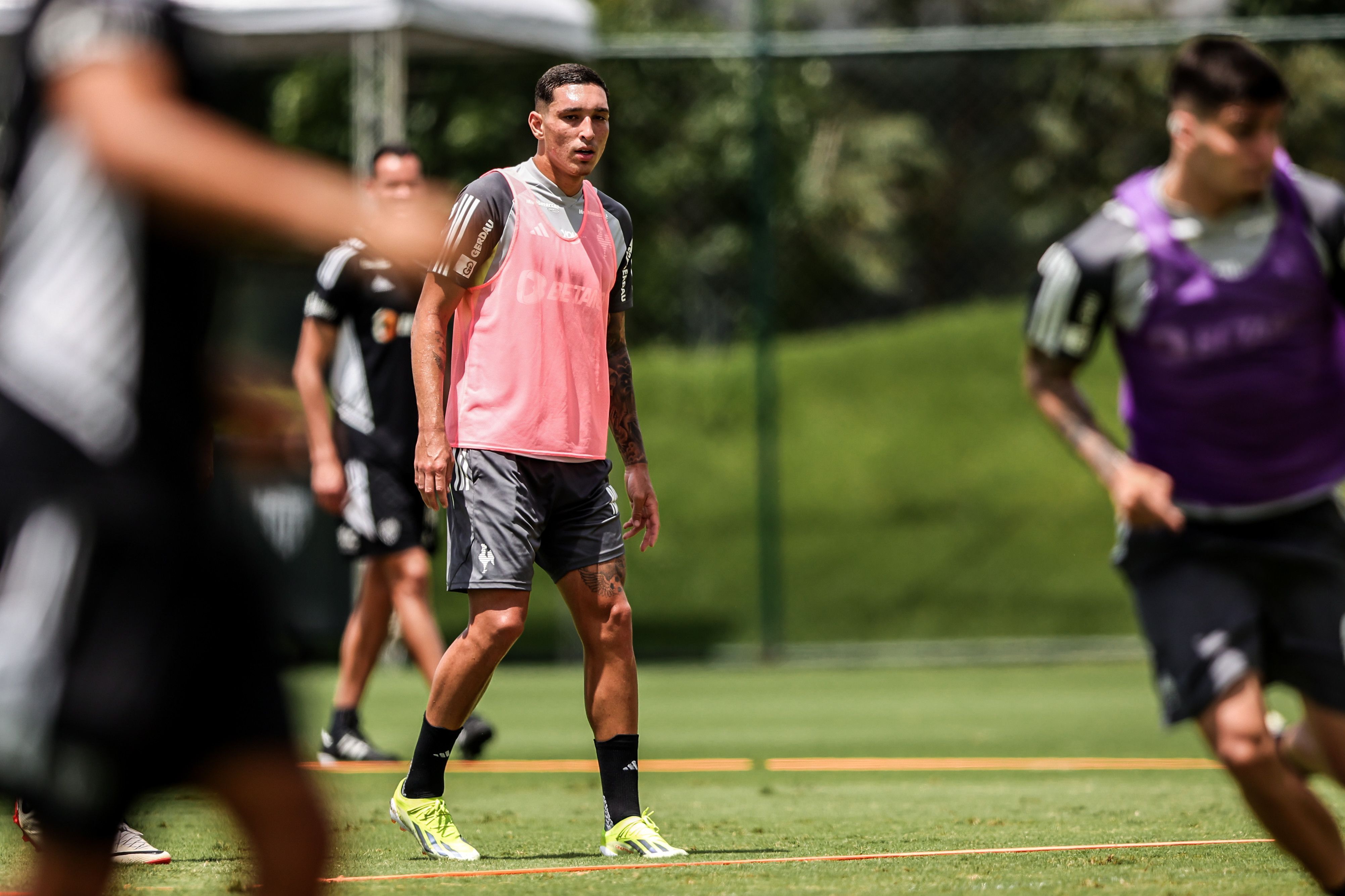Atlético informa lesões de 'crias' e atualiza estado de Zaracho