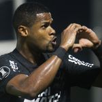 Júnior Santos celebra vaga do Botafogo e dedica oitavo gol na Libertadores