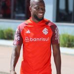 Valencia é convocado pelo Equador e deve desfalcar o Inter no Gauchão