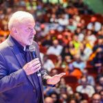 Lula diz que, se pudesse, criaria decreto proibindo a mentira no Brasil: 'Quem mentir vai ser preso'