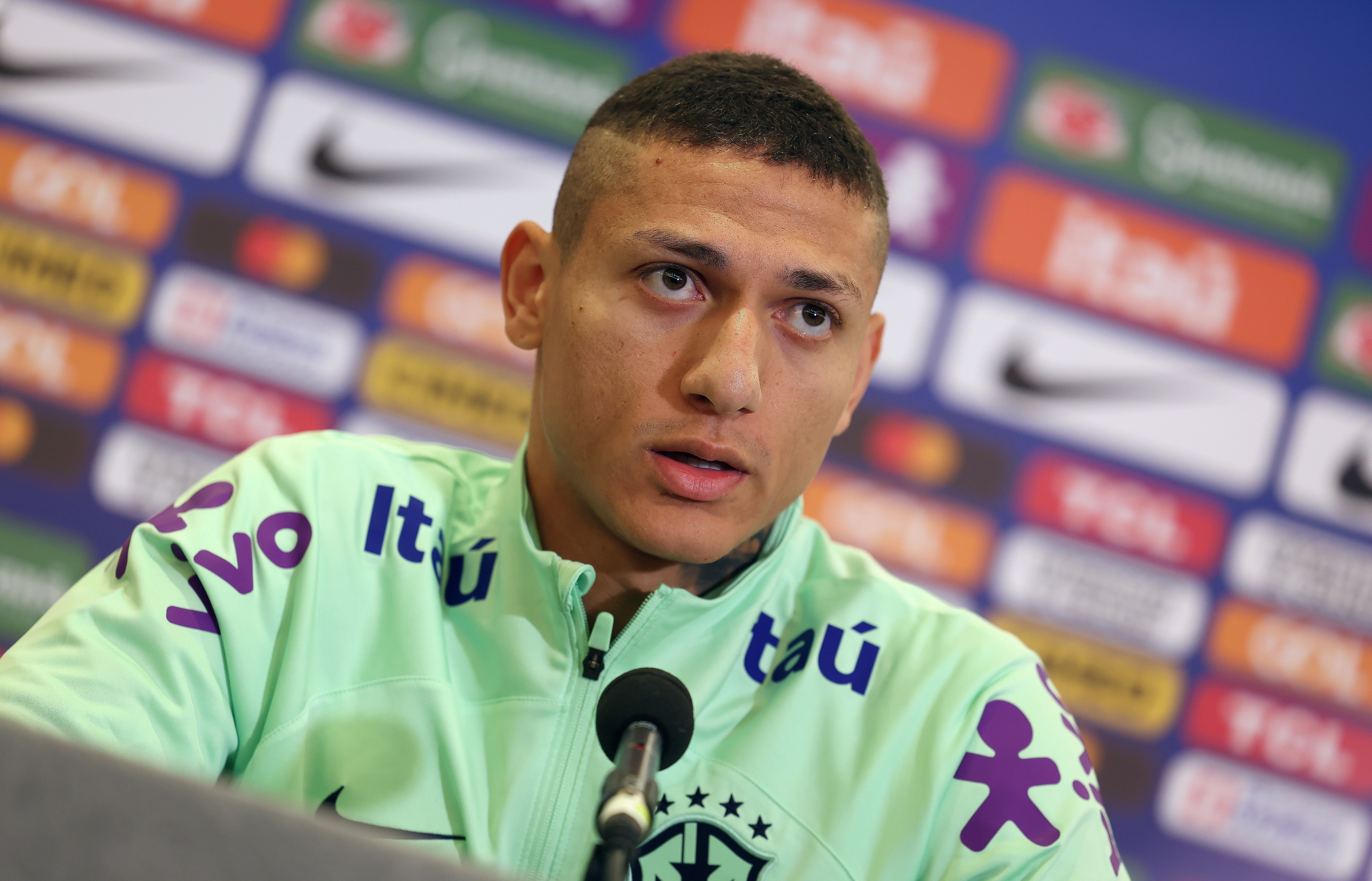 Richarlison comemora psicóloga na Seleção: 'Salvou minha vida'