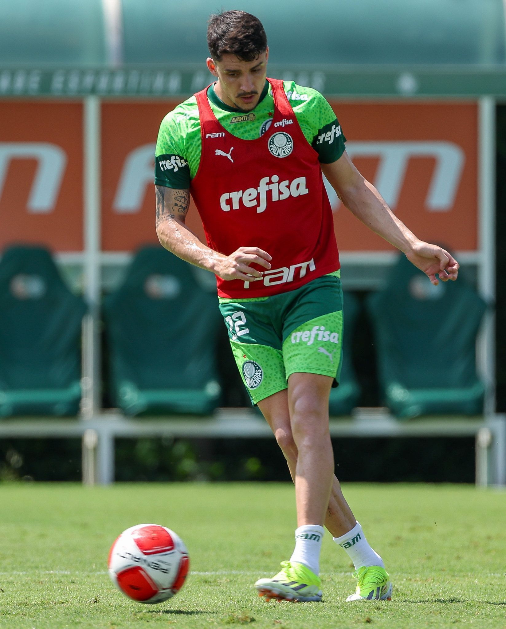 Após corte no Uruguai, Piquerez inicia preparação para semifinal com Palmeiras
