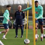 Dorival Júnior adota mistério, mas há um esboço da escalação da Seleção
