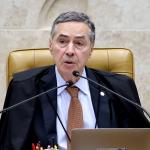 Barroso cita histórico de ameaças, defende Moraes e diz que papel do STF é 'impedir volta ao passado'