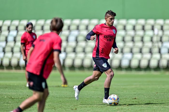 Volante Flávio ainda não entrou em campo pelo América em 2024