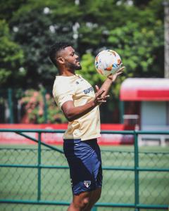 Sabino em treino do São Paulo • Divulgação