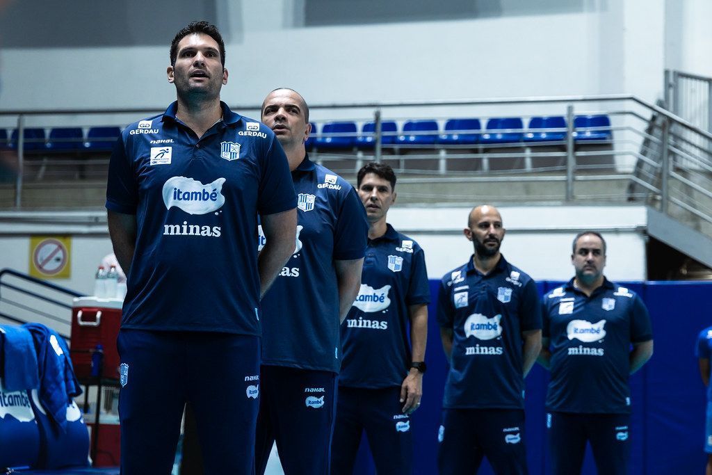 Técnico do Itambé Minas aponta 'futuro' para vôlei e fala sobre Superliga