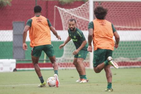 Samuel Xavier no treino do Fluminense