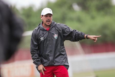 Samuel Xavier no treino do Fluminense