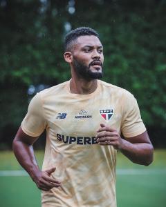 Sabino zagueiro do São Paulo