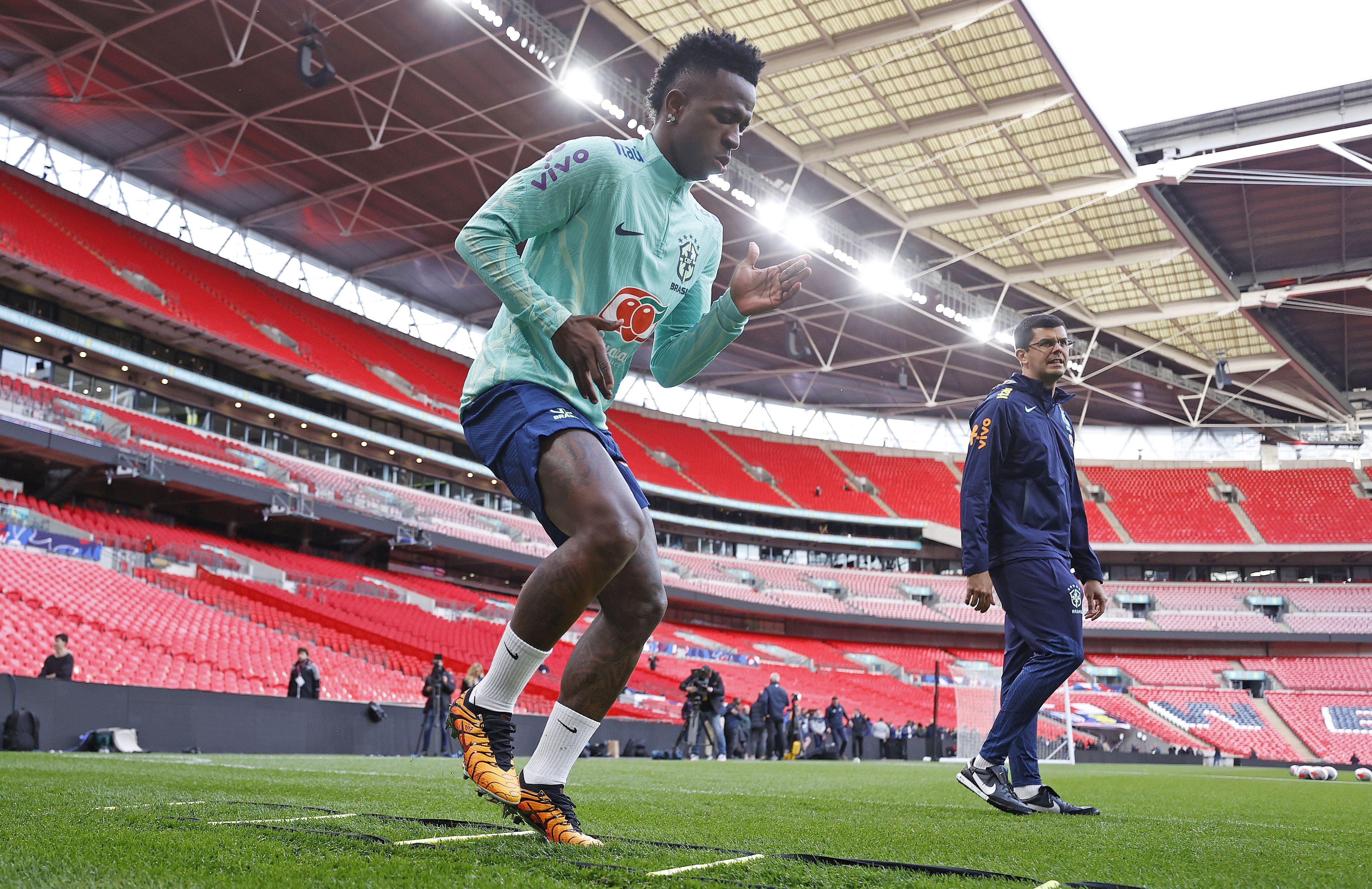 Escalação da Seleção: Dorival define time com estreantes contra a Inglaterra