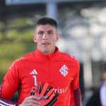 Rochet é relacionado pelo Inter para enfrentar o Juventude na semifinal do Gauchão; veja lista