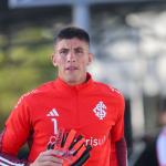 Rochet é relacionado pelo Inter para enfrentar o Juventude na semifinal do Gauchão; veja lista