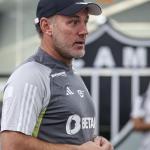 Milito vai desfalcar o Atlético na estreia da Libertadores; saiba motivo