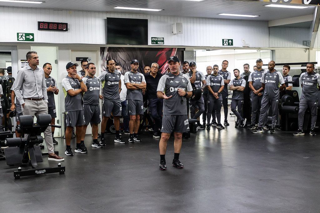 Milito, do Atlético, detalha como será trabalho de psicólogo em sua comissão