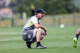 Milito comanda primeiro treino pelo Atlético
