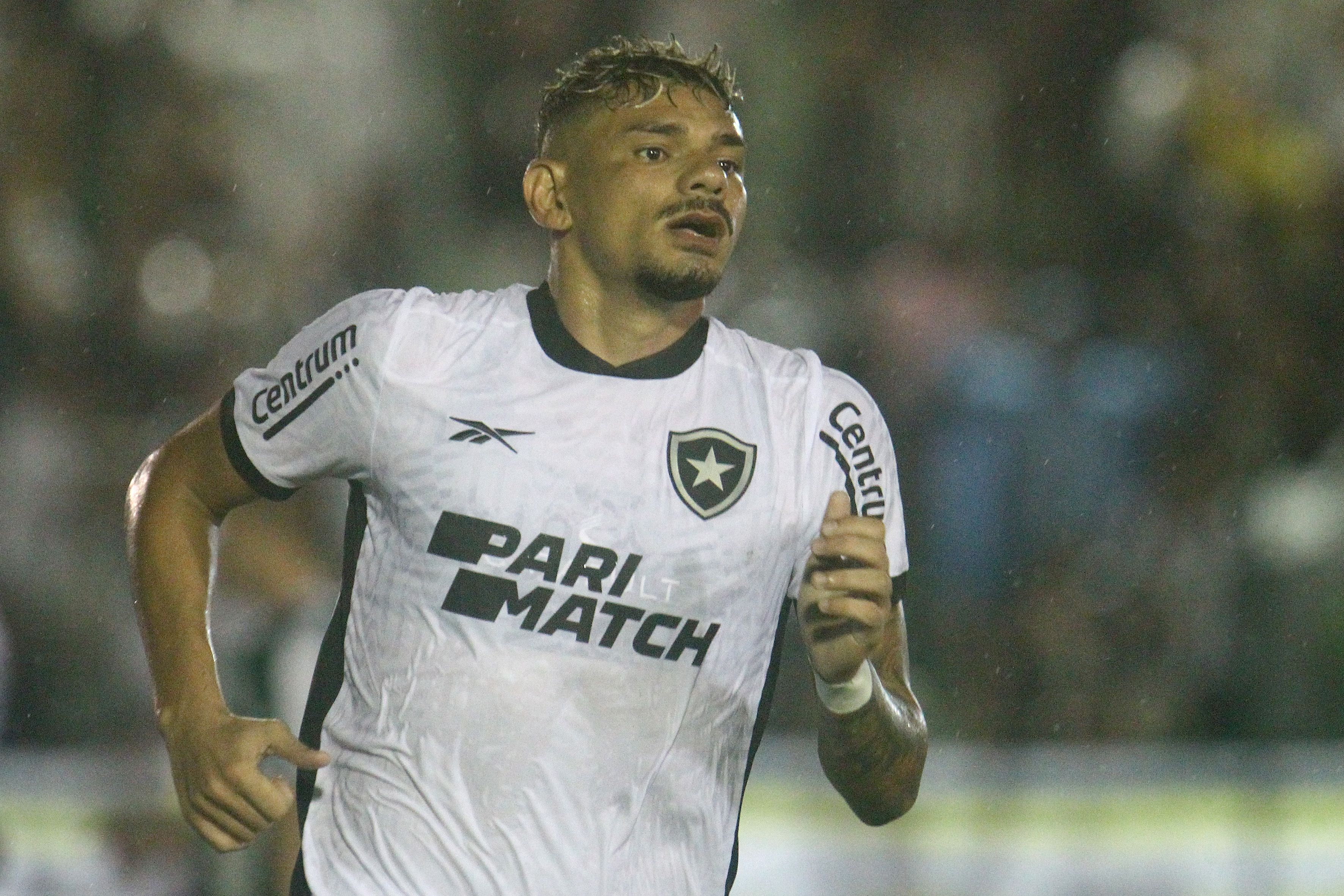 Botafogo goleia o Boavista e fica perto do título da Taça Rio