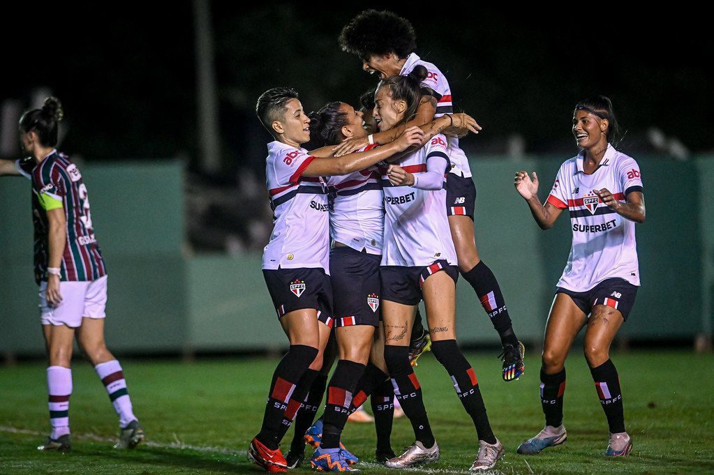 São Paulo vence o Fluminense e assume vice-liderança do Brasileirão Feminino