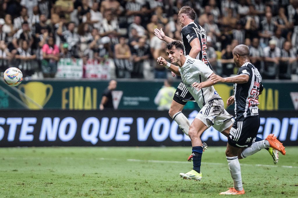 Como Rafael Sobis reagiu ao gol de Dinenno no clássico contra o Atlético