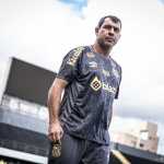 Carille elogia o Palmeiras e prega humildade ao Santos para volta no Allianz