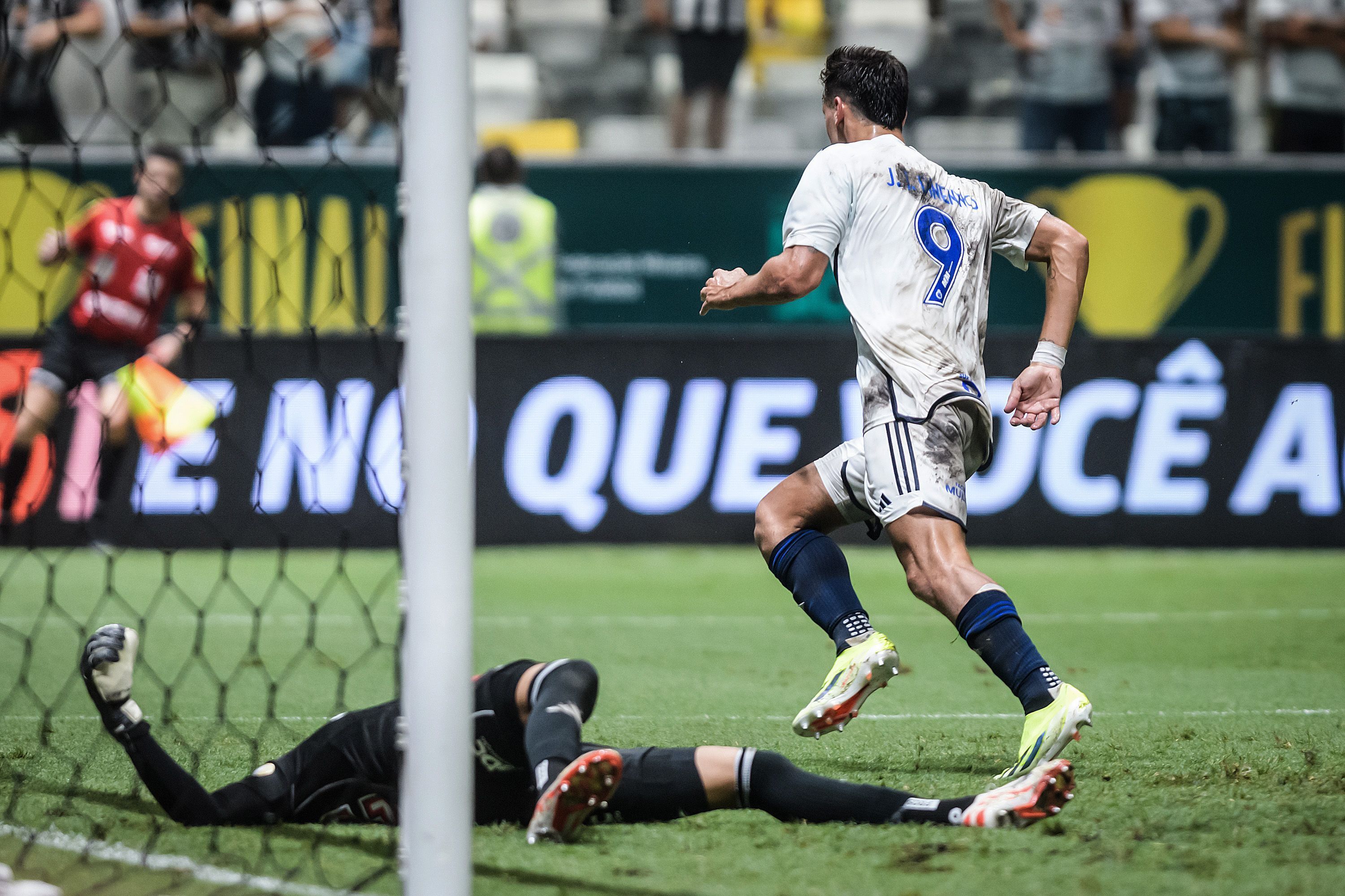 Com Milito, Atlético vive 'síndrome do segundo tempo'; entenda