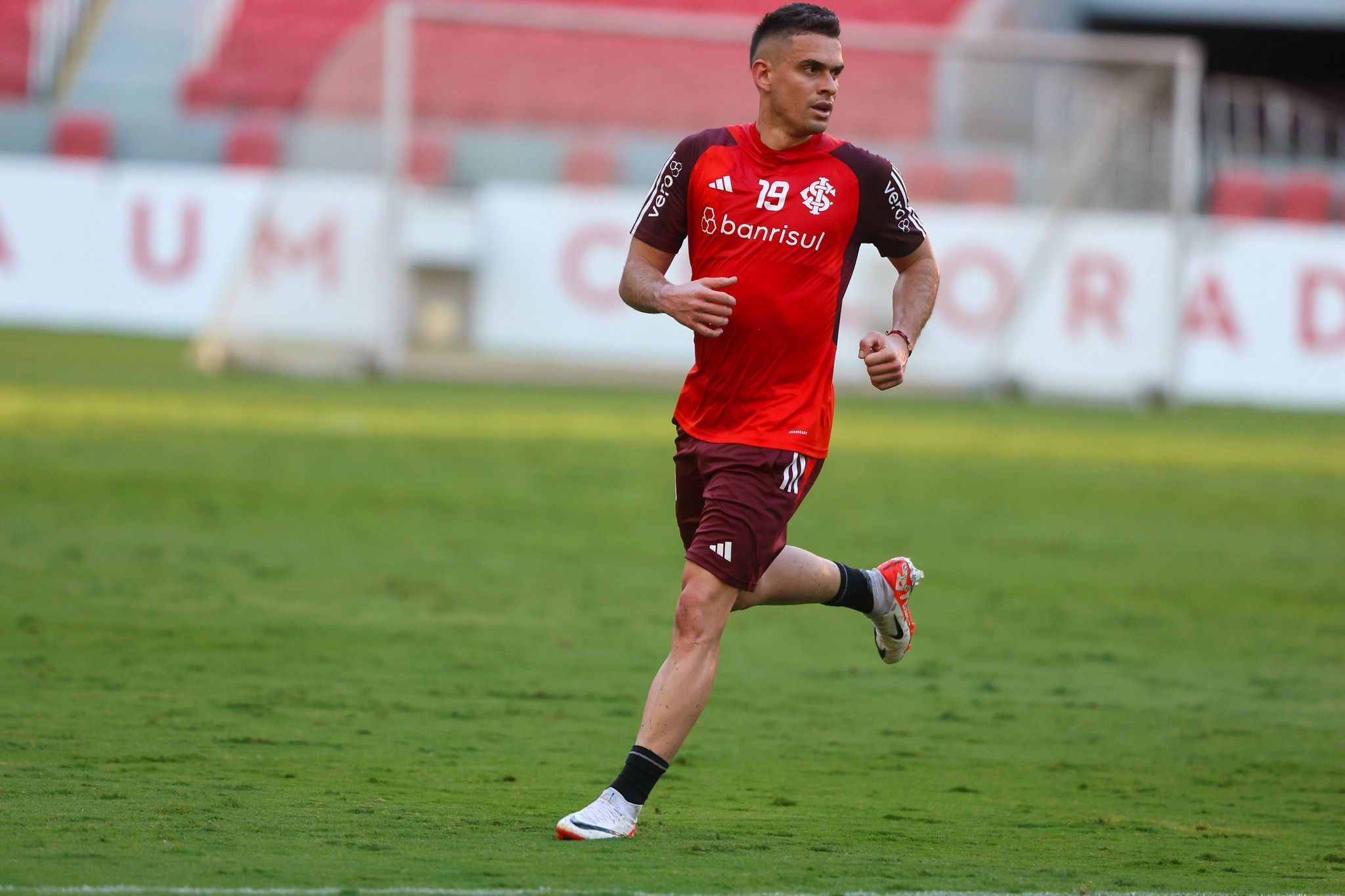 Primeiro jogo do Inter na Sul-Americana deve ter estreia de reforços