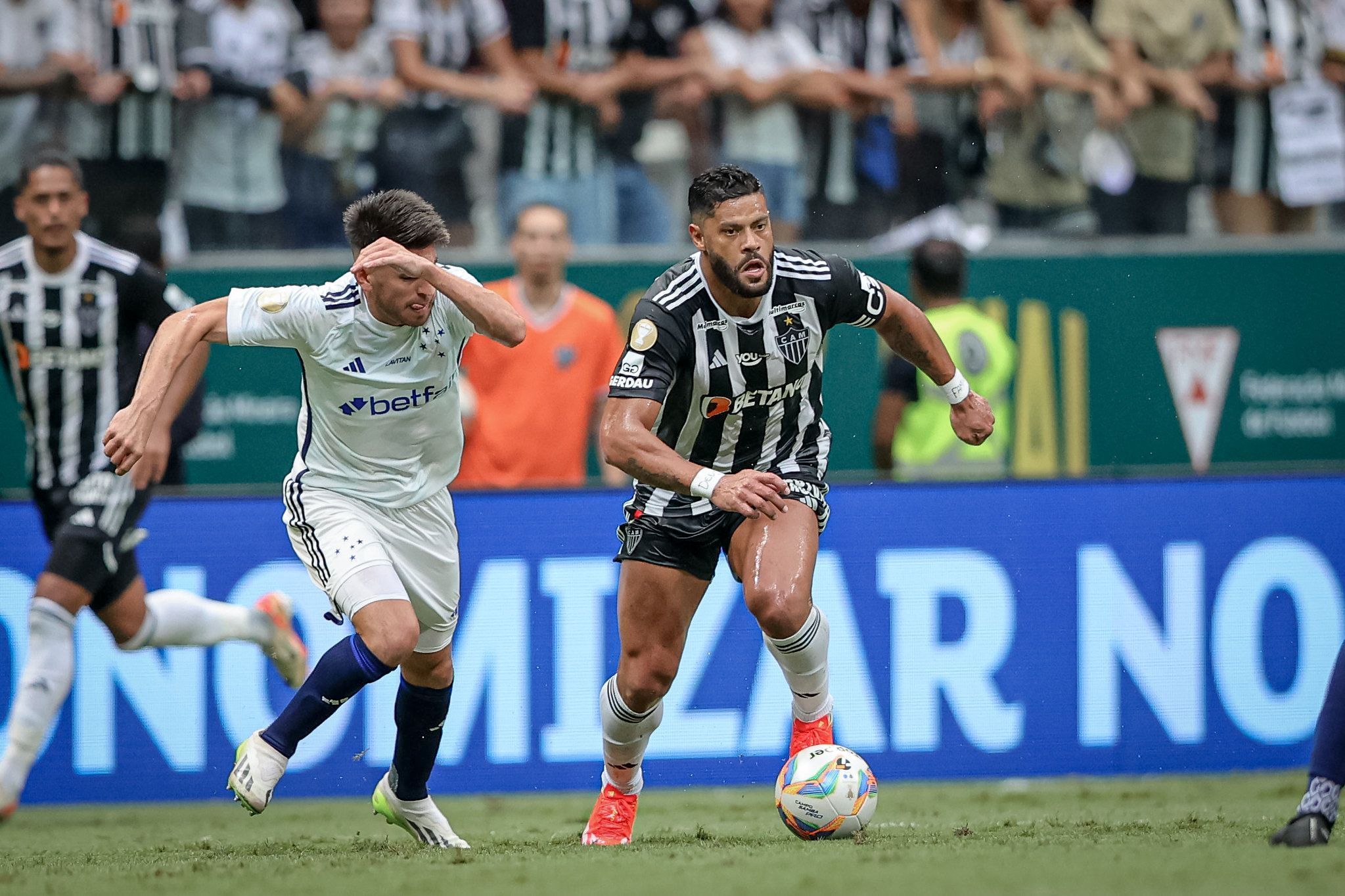 Atlético: Hulk desabafa após empate no clássico, mas não joga toalha