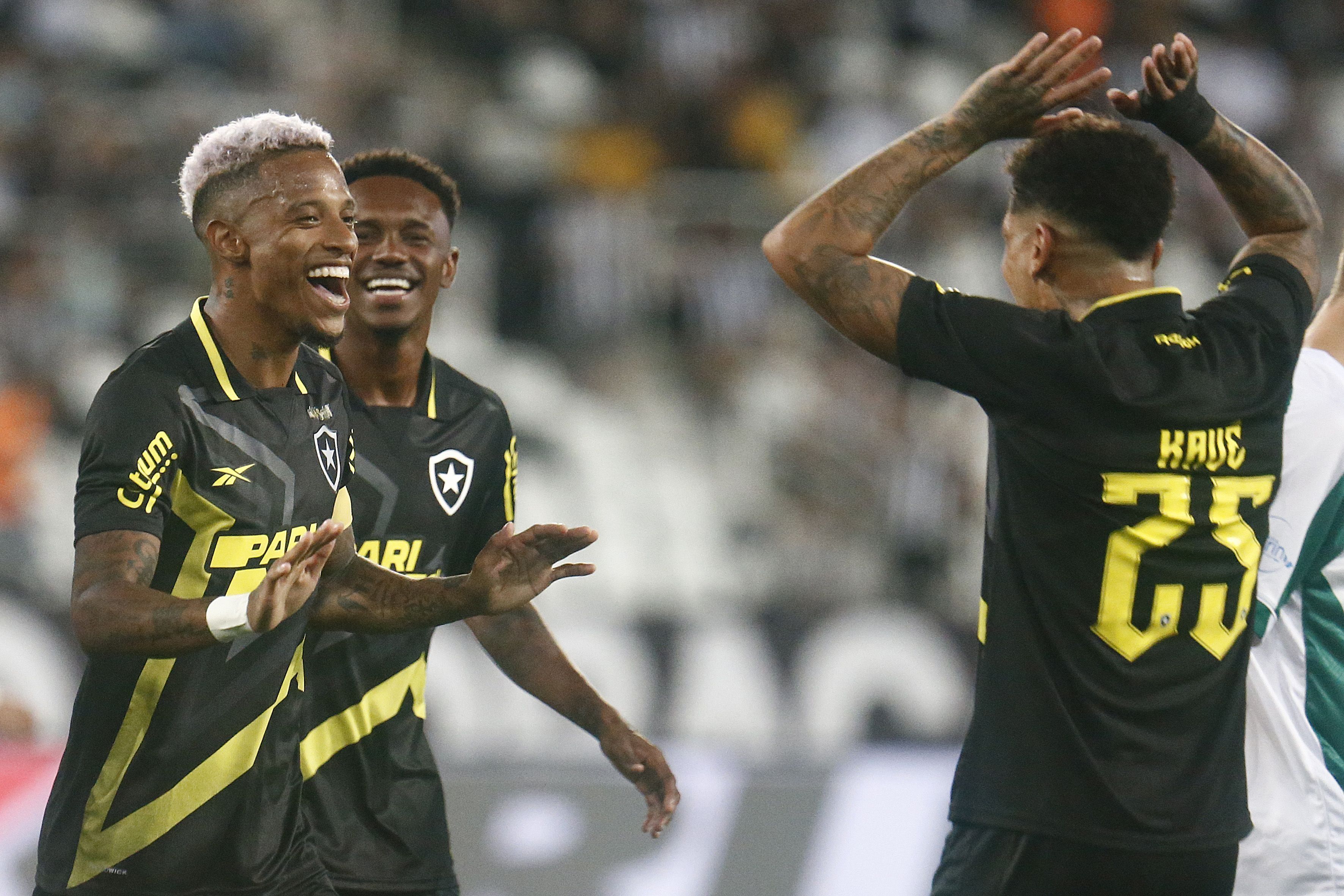 Botafogo recupera confiança e elenco antes de estreia na Libertadores