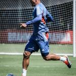 Zé Ivaldo treina no Cruzeiro, mas ainda é dúvida para o clássico