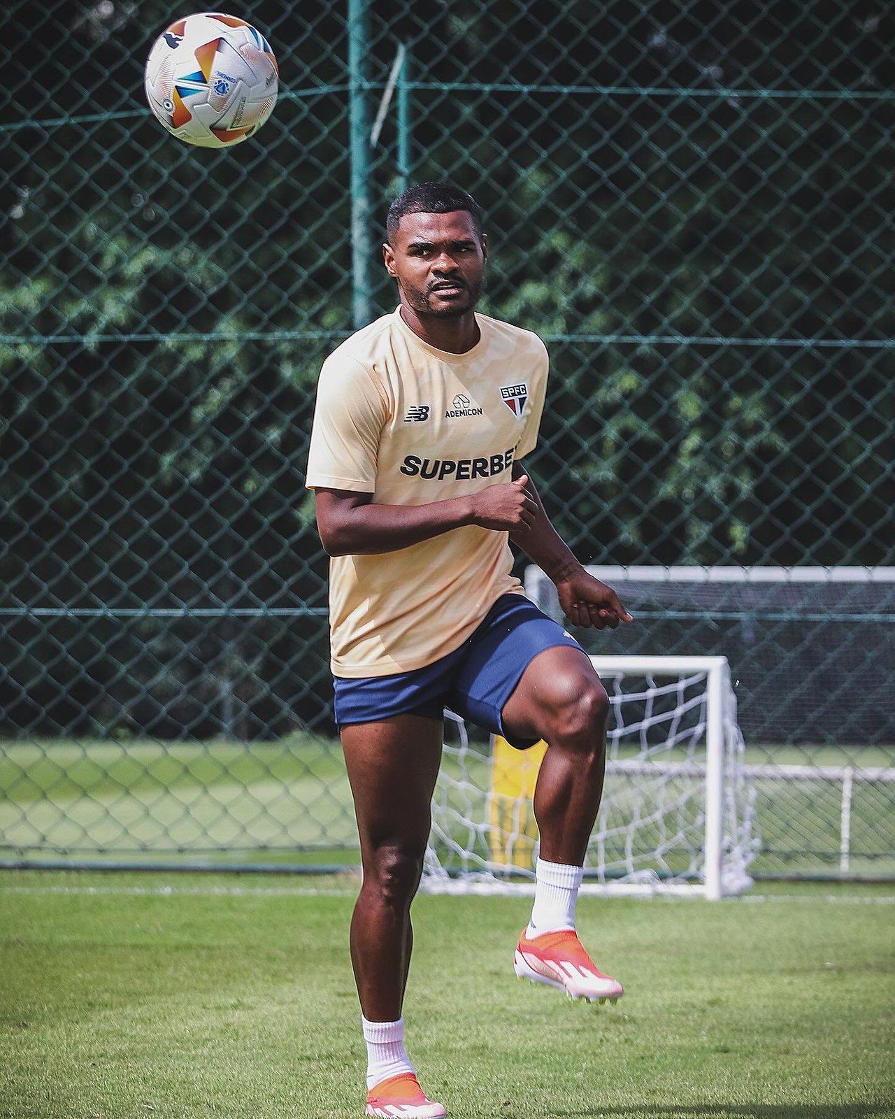 Cadê Nikão? Ex-Cruzeiro sofre com lesão e some dos jogos do São Paulo